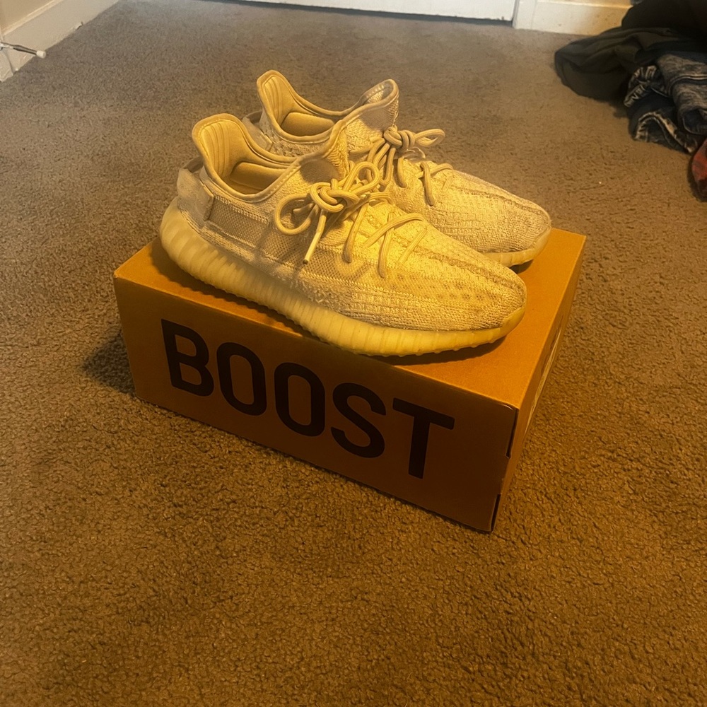 Size 9 - adidas Yeezy Boost 350 V2 Low Bone
